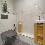 شقة 6bedroom Duplex With Sauna, Ac Wi-fi *