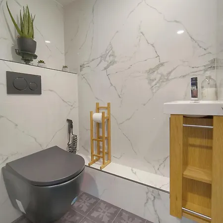 Apartman Frgk 6bedroom Duplex With Sauna, Ac Wi-fi *